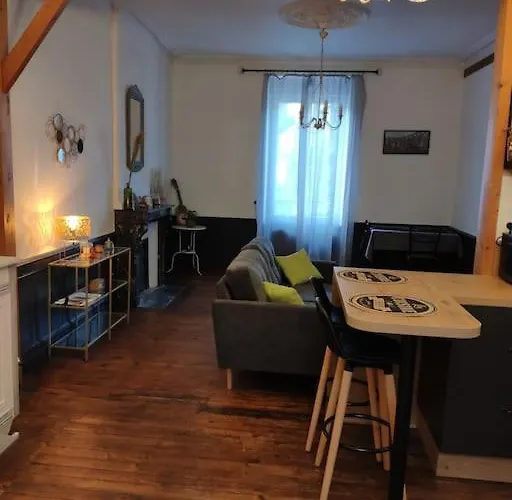 Logement Entier 50 M² Proche Centre Ville