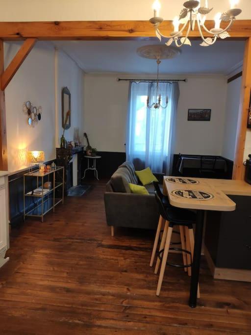 Entier 50 M² Proche Centre *